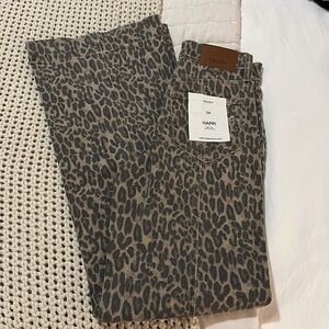 Hidden Denim Cheetah Print
High Rise Flare 
Size 24 
New with tags